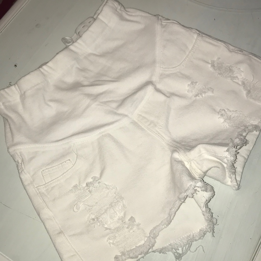 Adjustable waist band maternity shorts